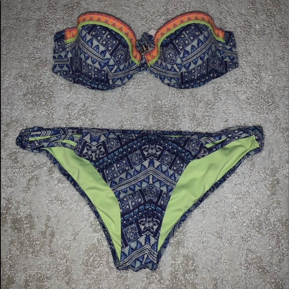 Victoria’s Secret- bikini set